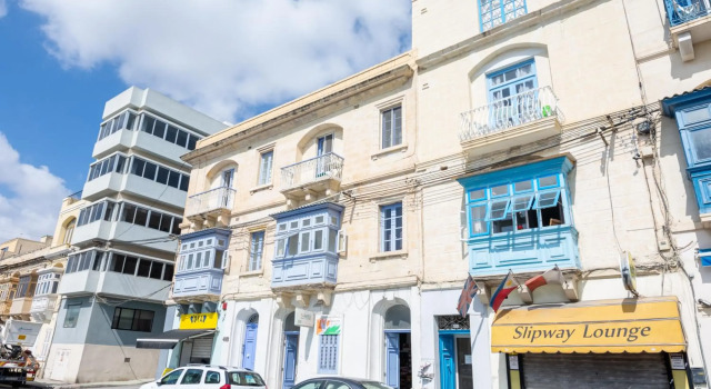Seafront apartment between Valletta and Sliema, Reservar Apartamento Valeta Malta