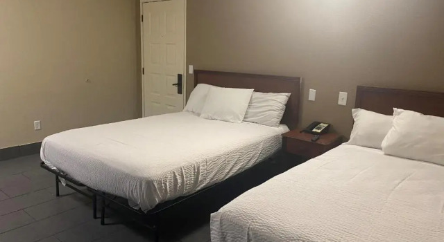 Четырёхместный номер Standard Budget Inn and Suites Stockton Yosemite