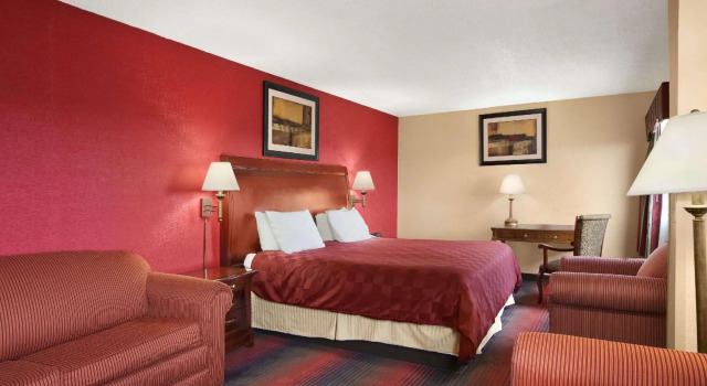 Doppel Studio Suite Ramada by Wyndham East Orange
