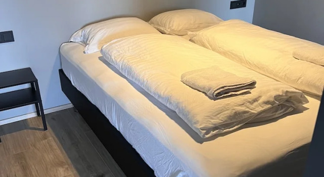 TB apartment, Забронировать Апартаменты/квартира Отели Акюрейри с парковкой, рядом с Hof - Cultural Center and Conference Hall, Парковка