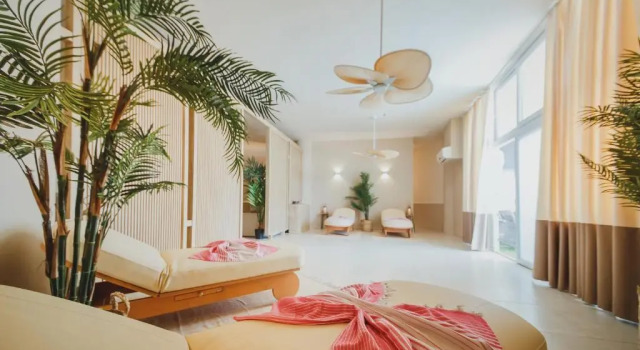 Modern Studio Sea View Apartment in Caesar Resort & Spa, Long Beach, Book Apartment Hotels in Northern Cyprus with a Pool, Swimming Pool
