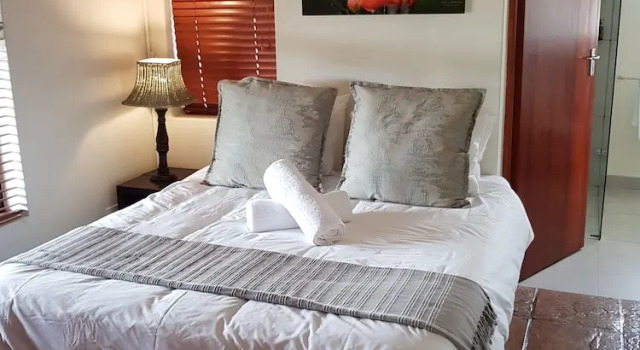 Семейный коттедж с 2 комнатами Paddabult Self Catering Cottages