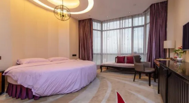 Люкс Standard Vienna International Hotel (Jiangmen Hetang Zhongjia Plaza Store)