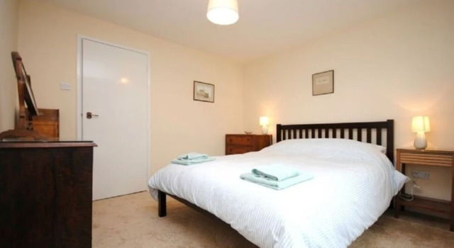 Beacon Square, Emsworth 414122