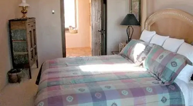 High Feather Ranch Bed and Breakfast, Varaa Hotelli Los Cerrillos New Mexico