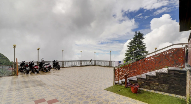 Townhouse OAK Hotel Winter Line Inn, Rezervovat Hotel Mussoorie Uttarakhand