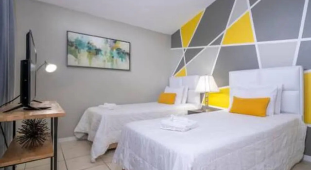 Amazing 5 BR w Game Room Minutes From Disney, Rezerwuj Dom wakacyjny Kissimmee Kissimmee