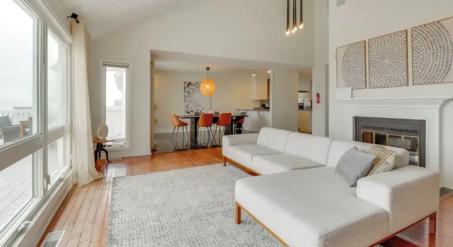 Pets Welcome: Beachfront Family Retreat in Norfolk, Забронировать Дом для отпуска Норфолк Виргиния