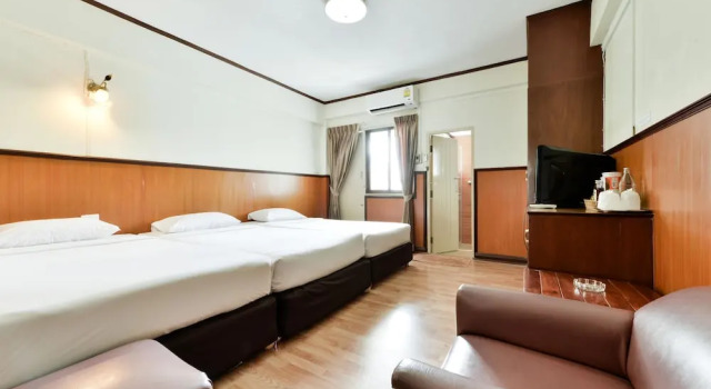 Трёхместный номер Standard с балконом Nice Palace Hotel