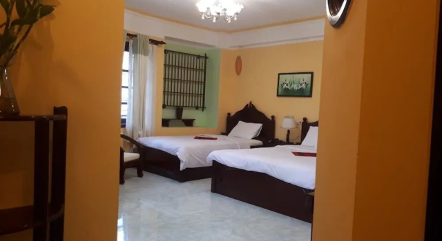 Номер Deluxe La Suisse Hotel