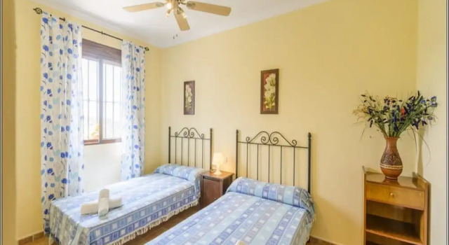 Villa in Algodonales - 104243 by MO Rentals, Забронировать Вилла Коттеджи Альгодоналес, Коттедж