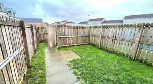 Коттедж Charming 3 Bed Home in Stepps, Glasgow - Garden & Patio