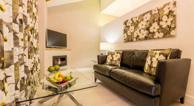 Luxury suite Applegarth Villa  JRs Restaurant