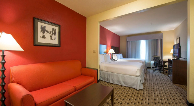 Четырёхместный люкс Holiday Inn Express Houston Space Center-Clear Lake by IHG