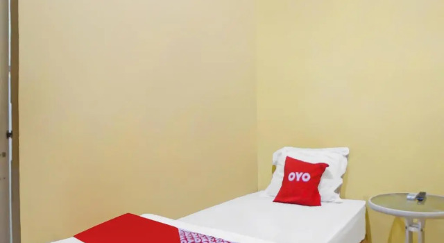 Номер Standard OYO 990 Stadion Residence Syariah