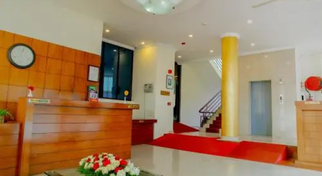 Hotel Lals Residency, Adoor, Book Hotel Hoteller i Chavara med parkering, Parkering