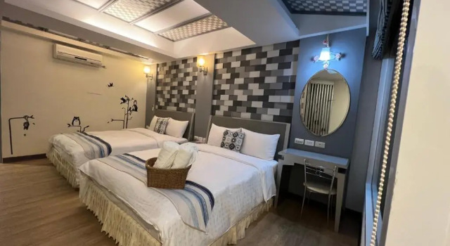 Четырёхместный номер Standard Ming-Jun Holiday Inn