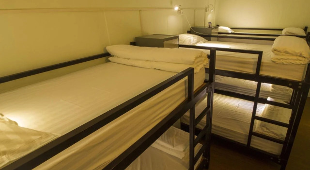 Yangon Hub Hostel, Book Hostel / Vandrerhjem Hostels i Yangon Region, Hostel / Vandrerhjem