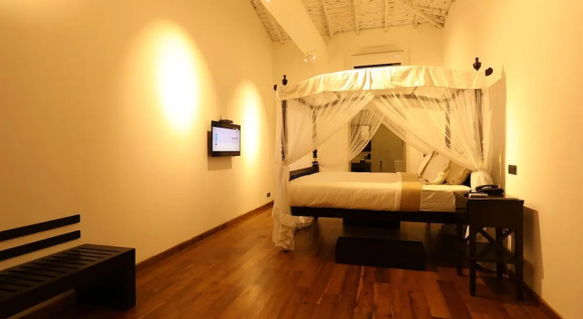 Люкс с балконом и с красивым видом из окна Era Beach