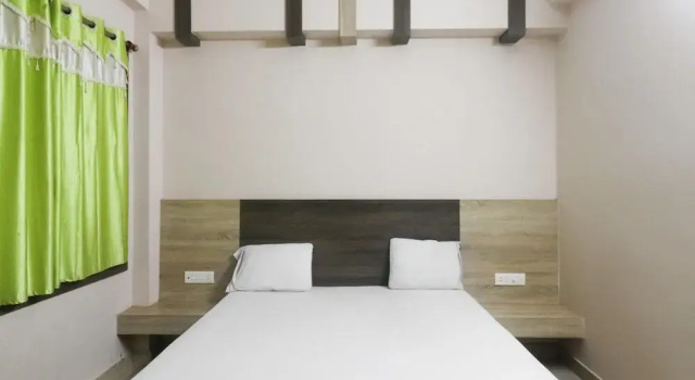 Smile Holiday Inn