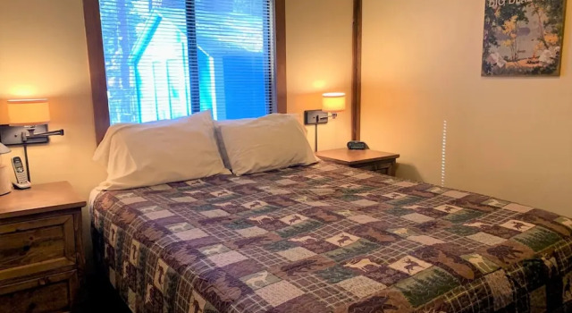 Brown Bear Inn, Забронировать Дом для отпуска Виллы Биг-Бэр-Лейк, рядом с Зоопарк Big Bear Alpine, Вилла