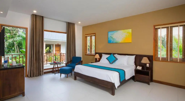Двухместный номер Luxury с видом на бассейн Nadine Phu Quoc Resort & Spa