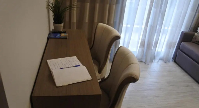 Полулюкс Deluxe Hotel Konaki