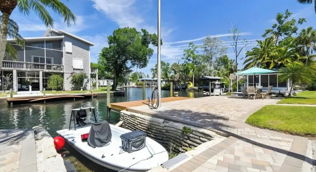 Waterfront Escape on Main River w/ Boat Slip!, Reserva ahora Casa o chalet Spring Hill 