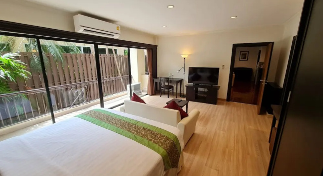Люкс с балконом Grand Garden Hotel & Residence