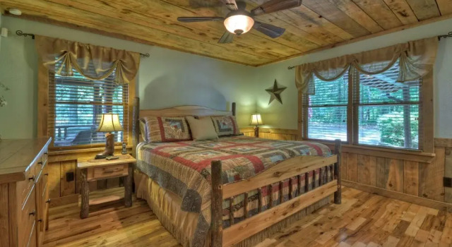 Heavens Doorstep- Stunning Mtn & Lake Nottley View, Book Hotel SPA-hoteller i Blue Ridge, SPA