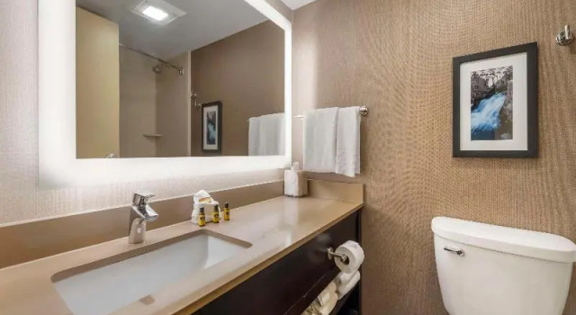 Люкс с 2 комнатами Best Western Plus Ramkota Hotel
