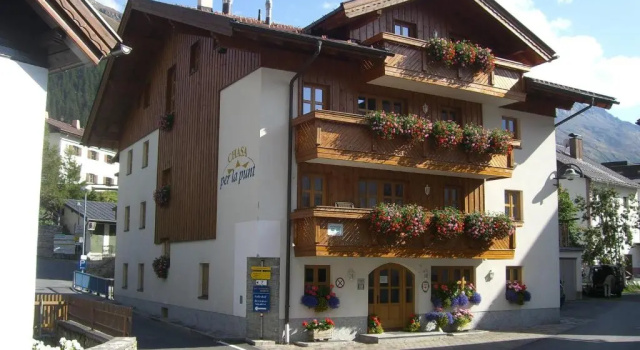 Chasa Per La Punt, Prenota Hotel Hotel a Tirolo con parcheggio, Parcheggio