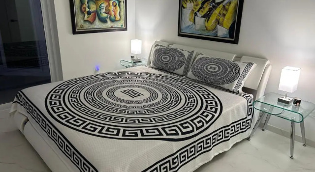 Двухместный люкс с видом на бассейн Men only clothing option guesthouse near Wilton Manors