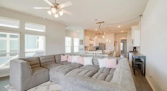Bay-view La Porte Home Rental: Steps to Beach!, Book Feriehus La Porte Houston