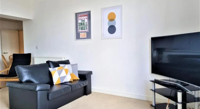 Апартаменты Standard Central Apartments - Spacious 2 Beds