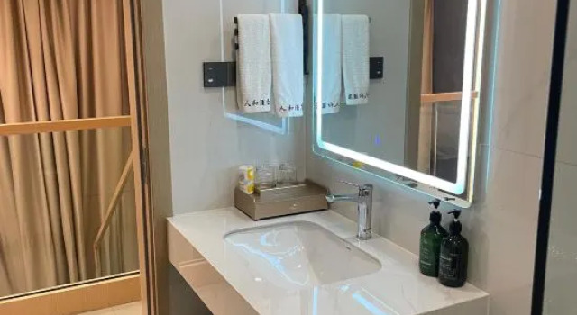 Двухместный люкс Huaning Hotel