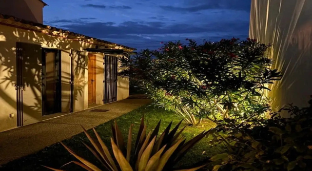 Villa in Malaucène with Private Pool, Забронировать Вилла Коттеджи Mont Ventoux, Коттедж