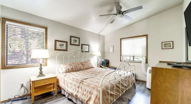 Fire Pit & Wraparound Porch: Munds Park Cabin!, Book Hotel Munds Park Arizona