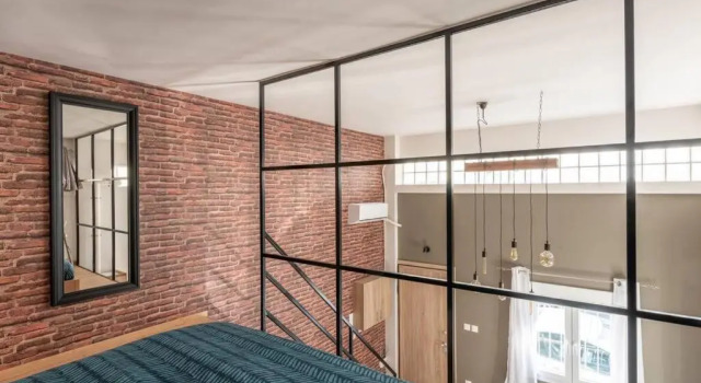 Industrial Loft near Seaside W 200Mbps, Забронировать Отель Салоники Македония, рядом с Romanian Consulate Thessaloniki