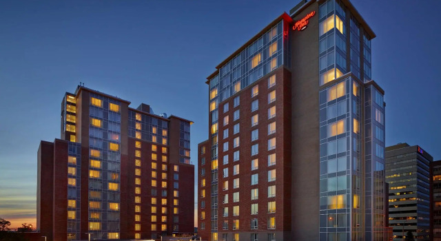 Кровать в общем номере Hampton Inn by Hilton Halifax Downtown