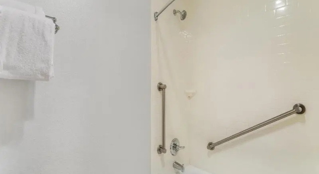 Четырёхместный номер Standard Best Western Plus Garden Court Inn