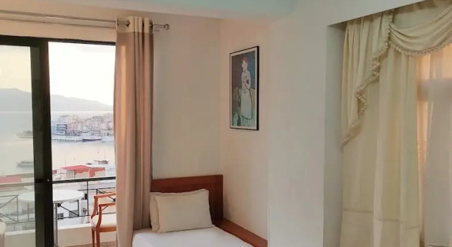 Четырёхместный номер Economy Olympia Hotel