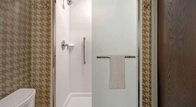 Люкс Hilton Garden Inn Kalamazoo Downtown