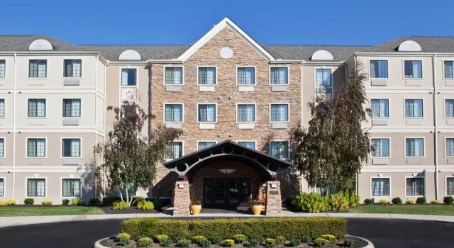 Кровать в общем номере Staybridge Suites Columbus-Dublin by IHG