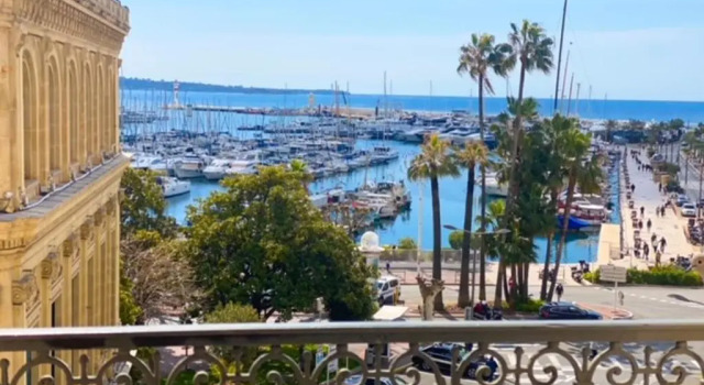 Апартаменты Quai St Pierre 2 bedrooms apt with sea view