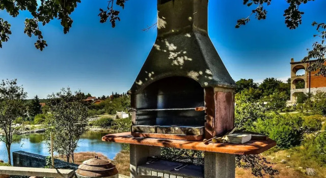 Коттедж Holiday Home in Krusevo with Garden & BBQ