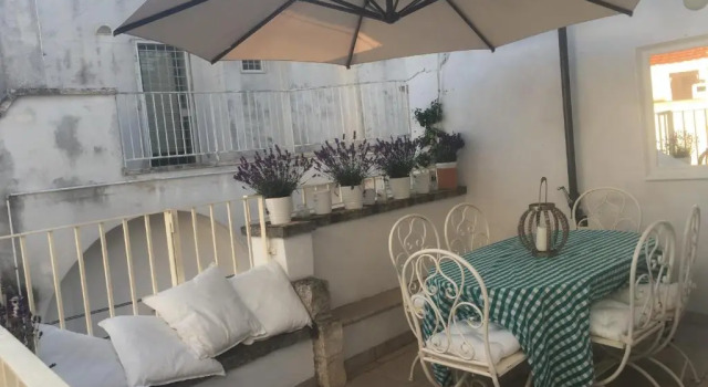 Коттедж Palazzo de Amico -Typical Terrace House