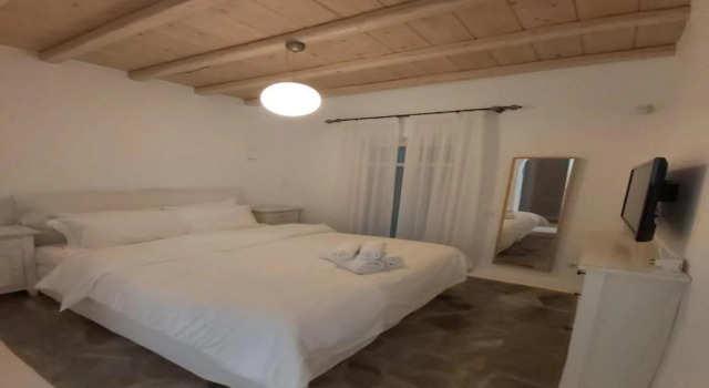White Rock Suites & Villas