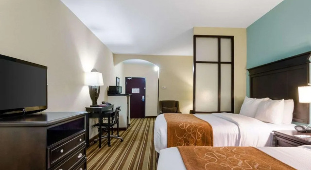 Люкс Comfort Suites Topeka Northwest