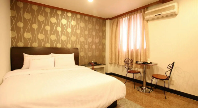 Двухместный номер Standard New World Hotel Yongsan